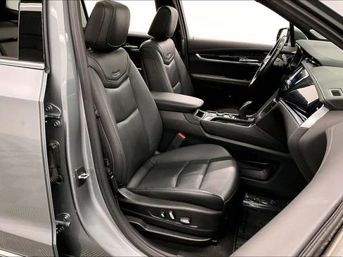 Used 2023 Cadillac XT6 Premium Luxury image 8