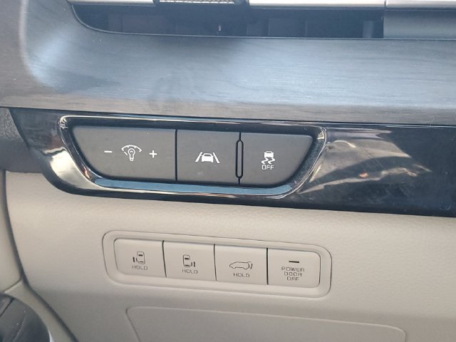 Certified 2024 Kia Carnival SX FWD image 19