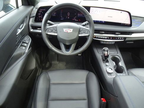 Used 2025 Cadillac XT4 Sport w/ Technology Package AWD/4WD image 13