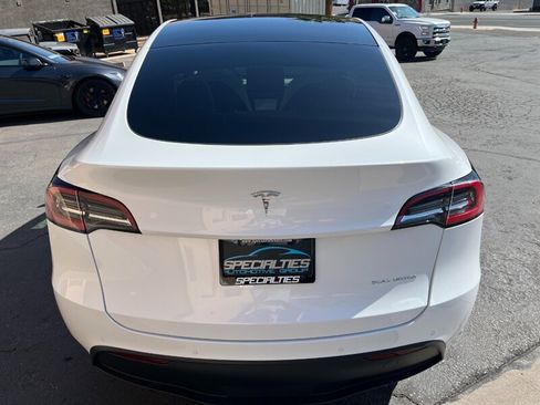 Used 2021 Tesla Model Y Long Range AWD/4WD image 20