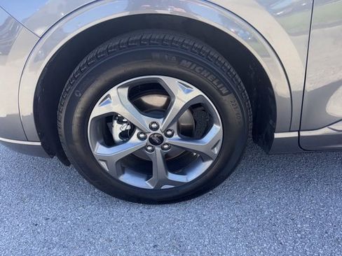 Used 2024 Ford Escape ST-Line w/ Tech Pack #1 FWD image 9