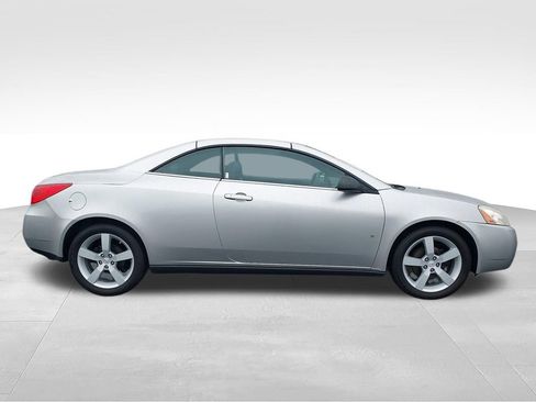 Used 2008 Pontiac G6 GT w/ Premium Package FWD image 9