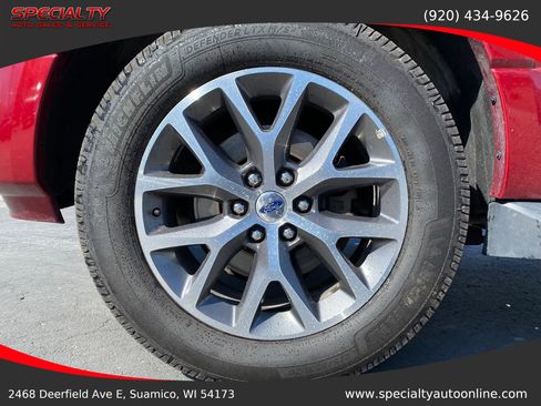 Used 2016 Ford Expedition XLT w/ Equipment Group 202A AWD/4WD image 44