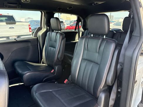Used 2015 Dodge Grand Caravan R/T w/ Driver Convenience Group FWD image 9