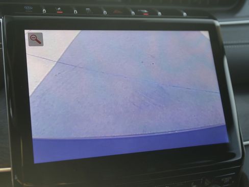 New 2022 Jeep Grand Cherokee Overland w/ Luxury Tech Group IV image 18