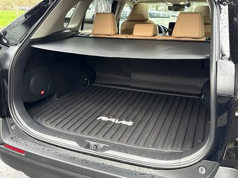 Used 2025 Toyota RAV4 XLE Premium image 8