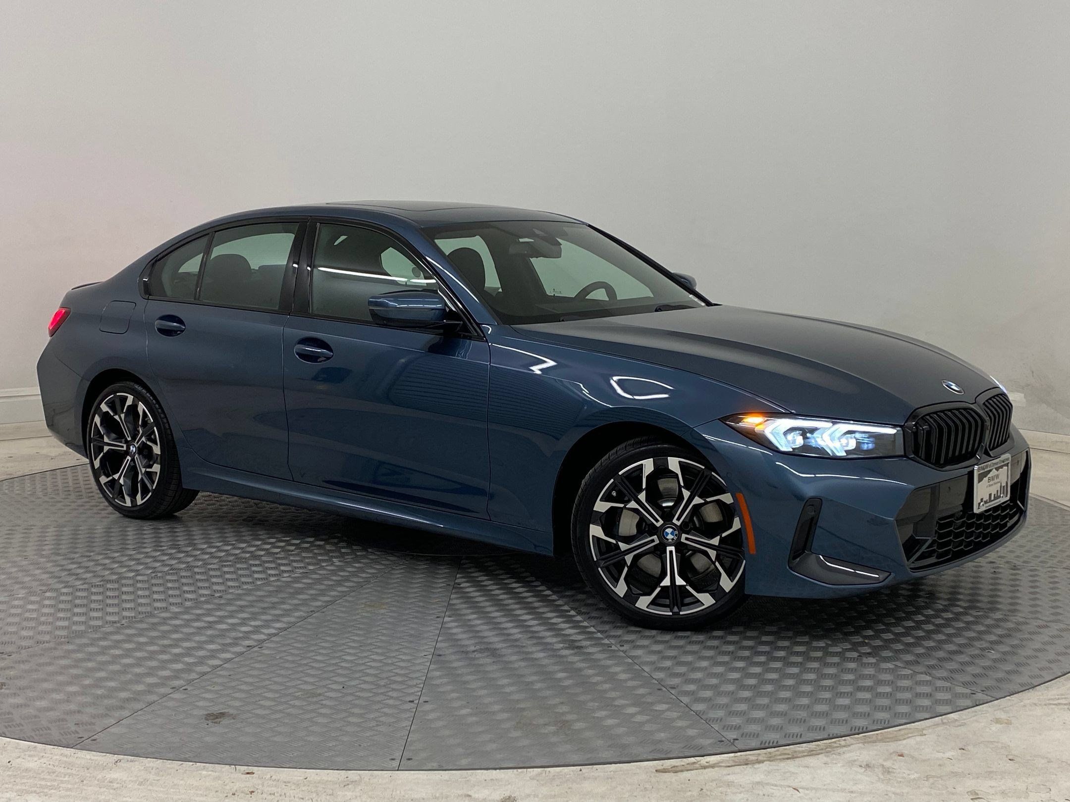 Used 2026 BMW 330i xDrive Sedan w/ M Sport Package AWD/4WD image 6