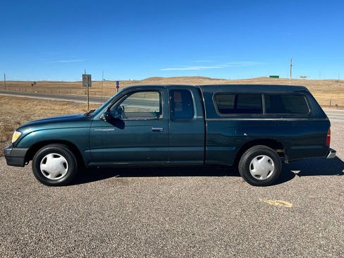 Used 1998 Toyota Tacoma 2WD Xtracab image 2