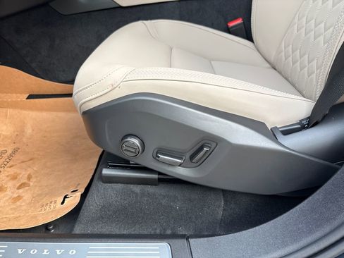 New 2026 Volvo XC90 B6 Plus w/ Protection Package Premier AWD/4WD image 8