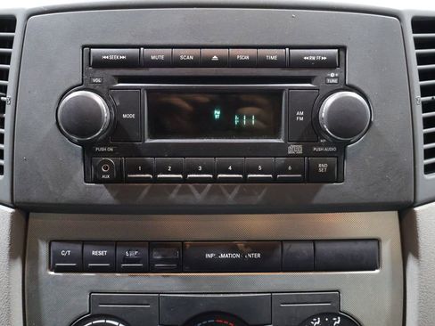Used 2006 Jeep Grand Cherokee Laredo AWD/4WD image 23