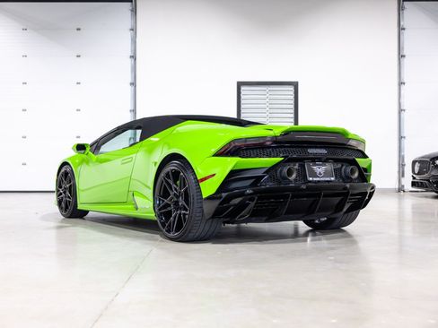 Used 2023 Lamborghini Huracan EVO AWD/4WD image 6
