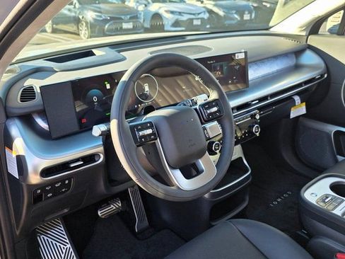 New 2026 Hyundai Ioniq 9 Calligraphy image 11