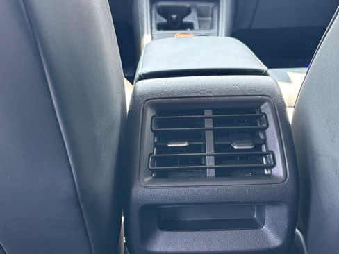 Used 2026 Volkswagen Tiguan SE AWD/4WD image 20