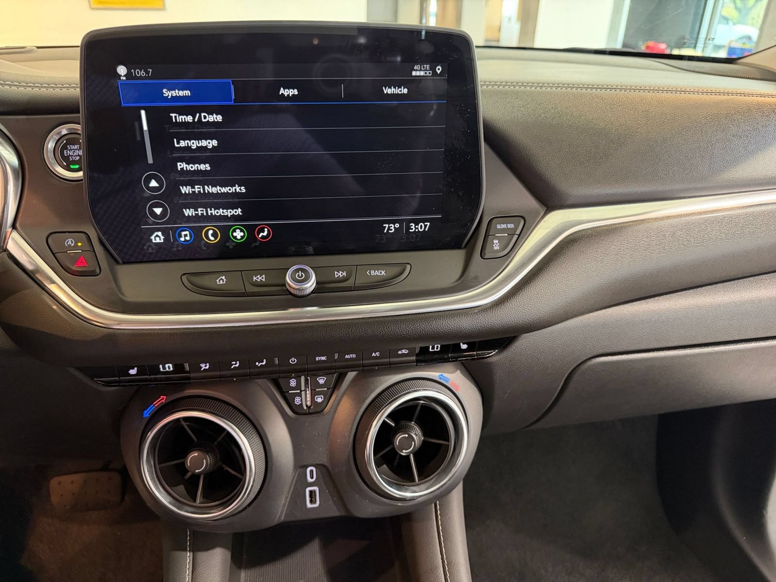 Used 2025 Chevrolet Blazer LT FWD image 16