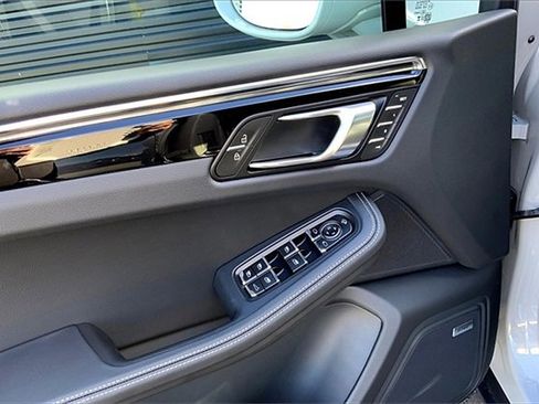 New 2026 Porsche Macan S image 28