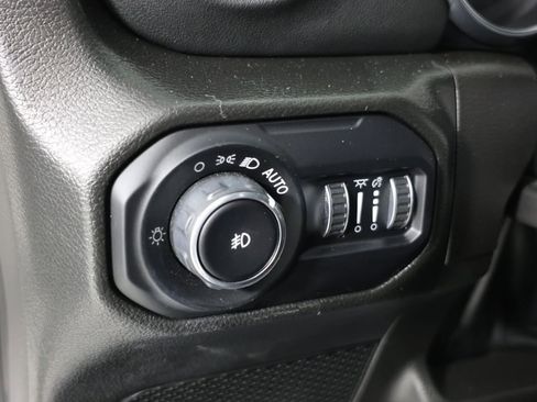 Used 2022 Jeep Wrangler Unlimited Sahara w/ LED Lighting Group AWD/4WD image 23