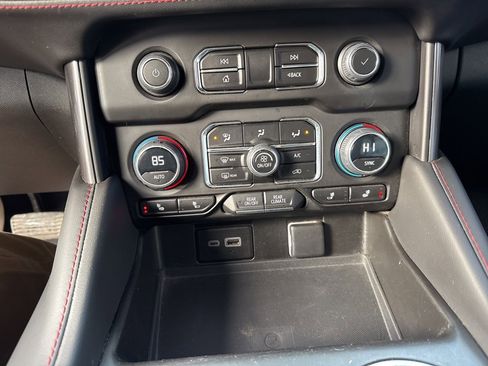 Used 2023 Chevrolet Suburban RST image 23