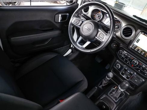 Used 2022 Jeep Wrangler Unlimited Sahara w/ Cold Weather Group image 23