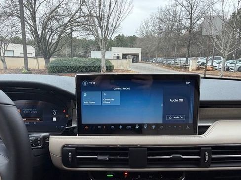 New 2026 Lincoln Corsair Premiere image 17