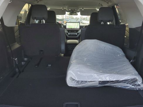 New 2026 Ford Explorer Active w/ Active Comfort Package image 7