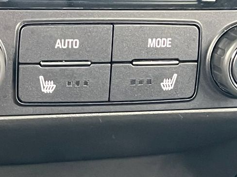 Used 2023 GMC Acadia AT4 w/ Technology Package AWD/4WD image 39