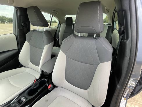 Used 2021 Toyota Corolla LE FWD image 23