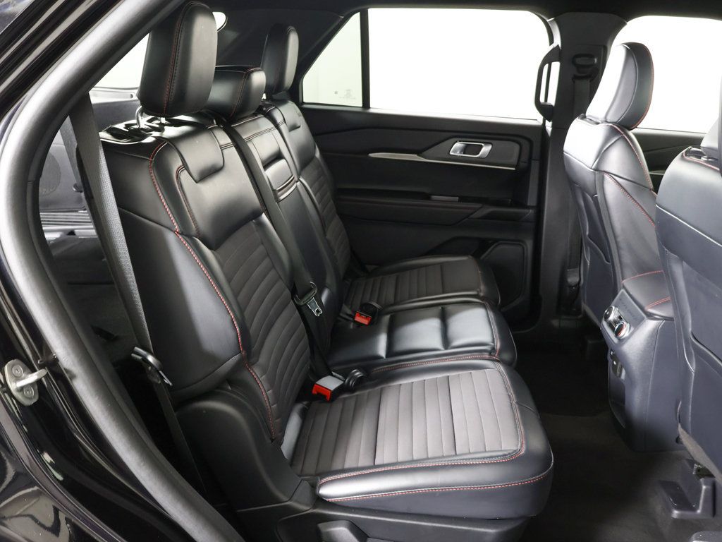 Used 2025 Ford Explorer ST-Line w/ ST-Line Street Pack AWD/4WD image 37