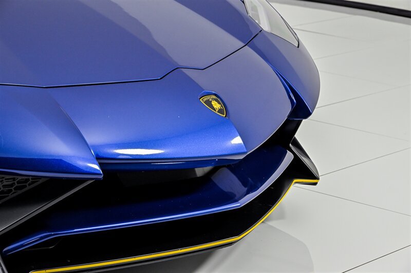 Used 2017 Lamborghini Aventador LP 750-4 Superveloce AWD/4WD image 7