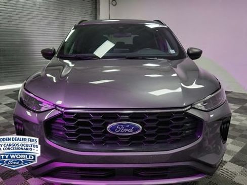 Used 2025 Ford Escape ST-Line FWD image 3