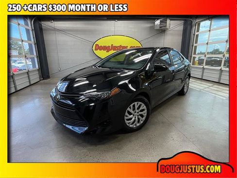 Used 2019 Toyota Corolla LE FWD image 1