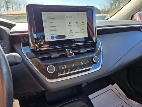 Used 2024 Toyota Corolla LE image 22