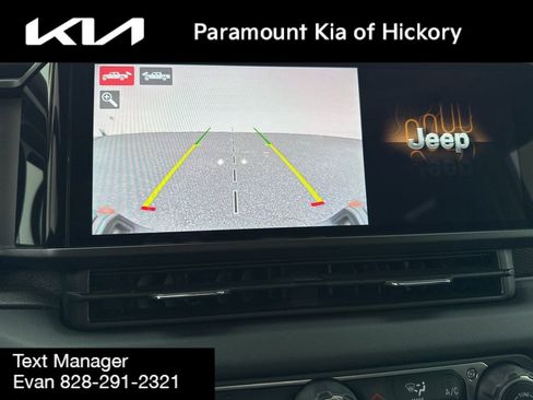 Used 2024 Jeep Gladiator Mojave w/ Technology Group image 26