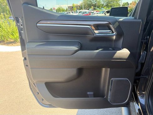 Used 2023 Chevrolet Silverado 1500 LT Trail Boss w/ LT Trail Boss Premium Package AWD/4WD image 18