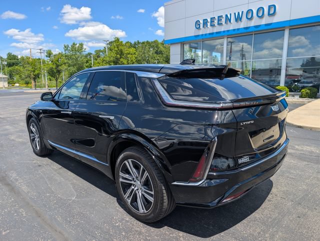 Used 2024 Cadillac Lyriq Luxury AWD/4WD image 3