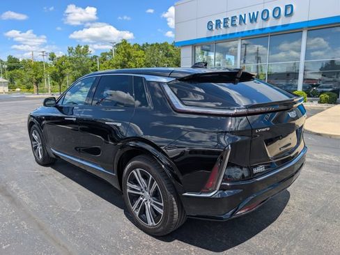 Used 2024 Cadillac Lyriq Luxury AWD/4WD image 3