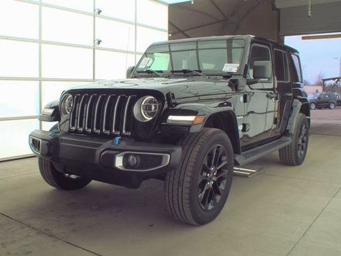 Used 2022 Jeep Wrangler Unlimited Sahara w/ Cold Weather Group image 1