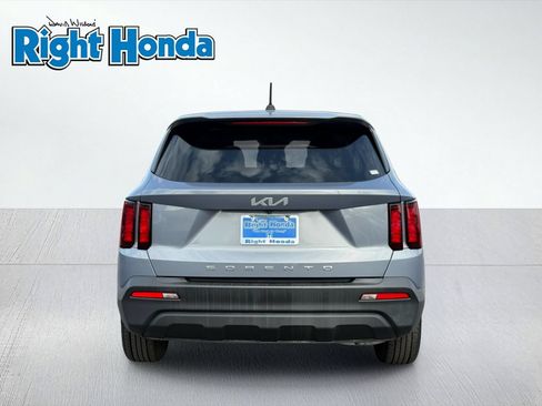 Used 2022 Kia Sorento LX FWD image 7