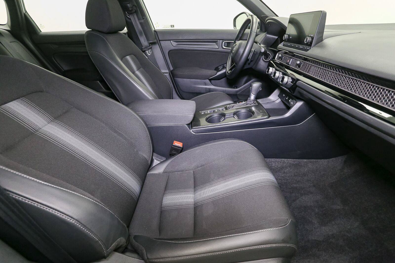 Used 2025 Honda Civic Sport image 17