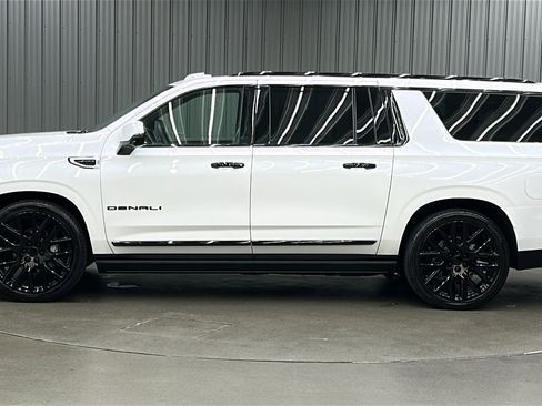 Used 2025 GMC Yukon XL Denali Ultimate image 2