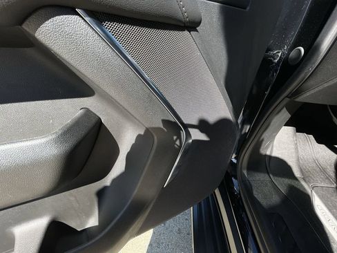 Used 2025 Chevrolet Suburban LS image 24