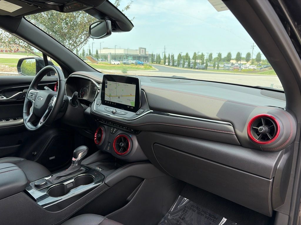 Used 2025 Chevrolet Blazer RS FWD image 30