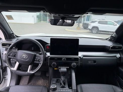 Used 2025 Toyota 4Runner TRD Off-Road Premium AWD/4WD image 10