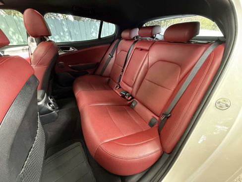 Used 2018 Kia Stinger GT1 image 6