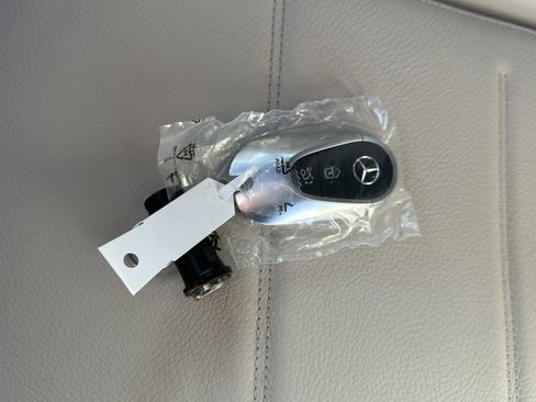 New 2026 Mercedes-Benz GLC 300 4MATIC image 36