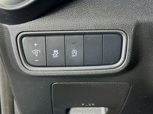 Certified 2025 Kia Soul LX w/ LX Technology Package image 10