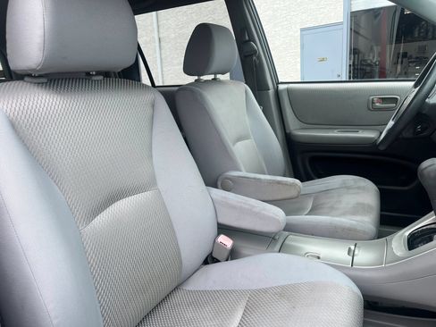 Used 2004 Toyota Highlander 4WD V6 image 11