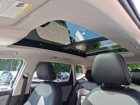 Certified 2023 Volkswagen Taos SEL AWD/4WD image 21