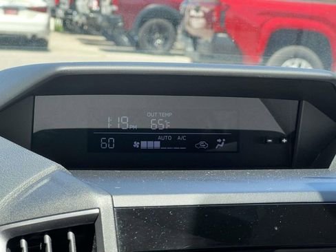Used 2021 Subaru Crosstrek 2.0i Premium w/ Moonroof Package AWD/4WD image 27