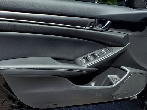 Used 2022 Honda Accord Sport image 12