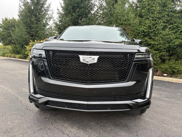 Certified 2024 Cadillac Escalade ESV Sport w/ LPO, ONYX Package AWD/4WD image 12